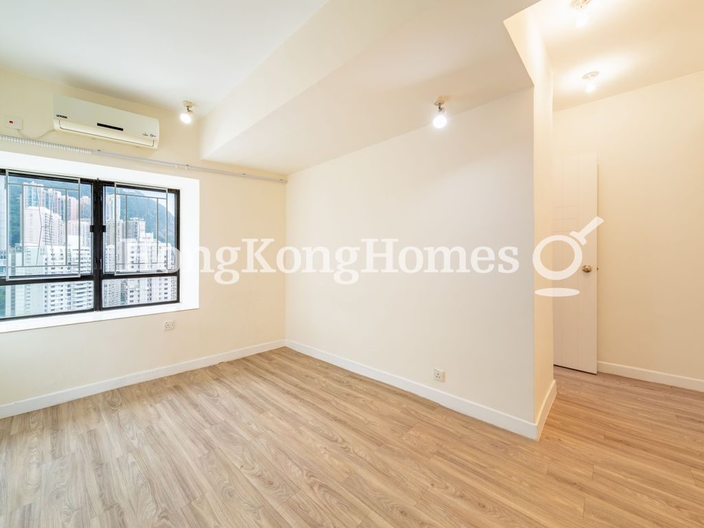 Second Ensuite Bedroom — Birchwood Place, Mid-levels Central