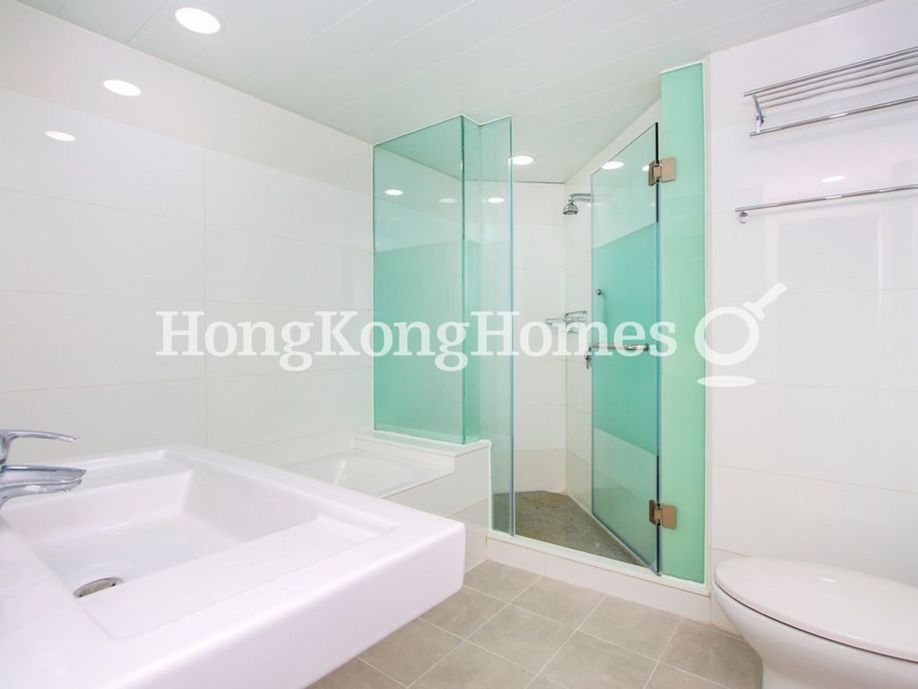 Master Bathroom — 會景閣，灣仔