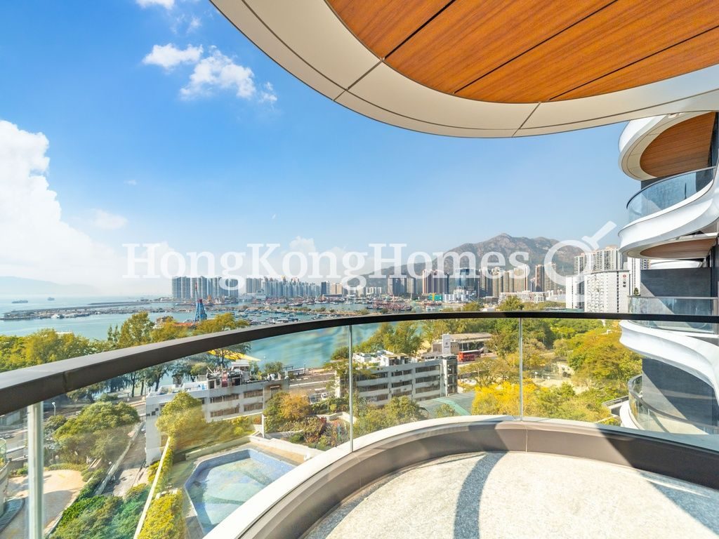 Balcony off Living Area — 尚岸 - 第 2座，屯門