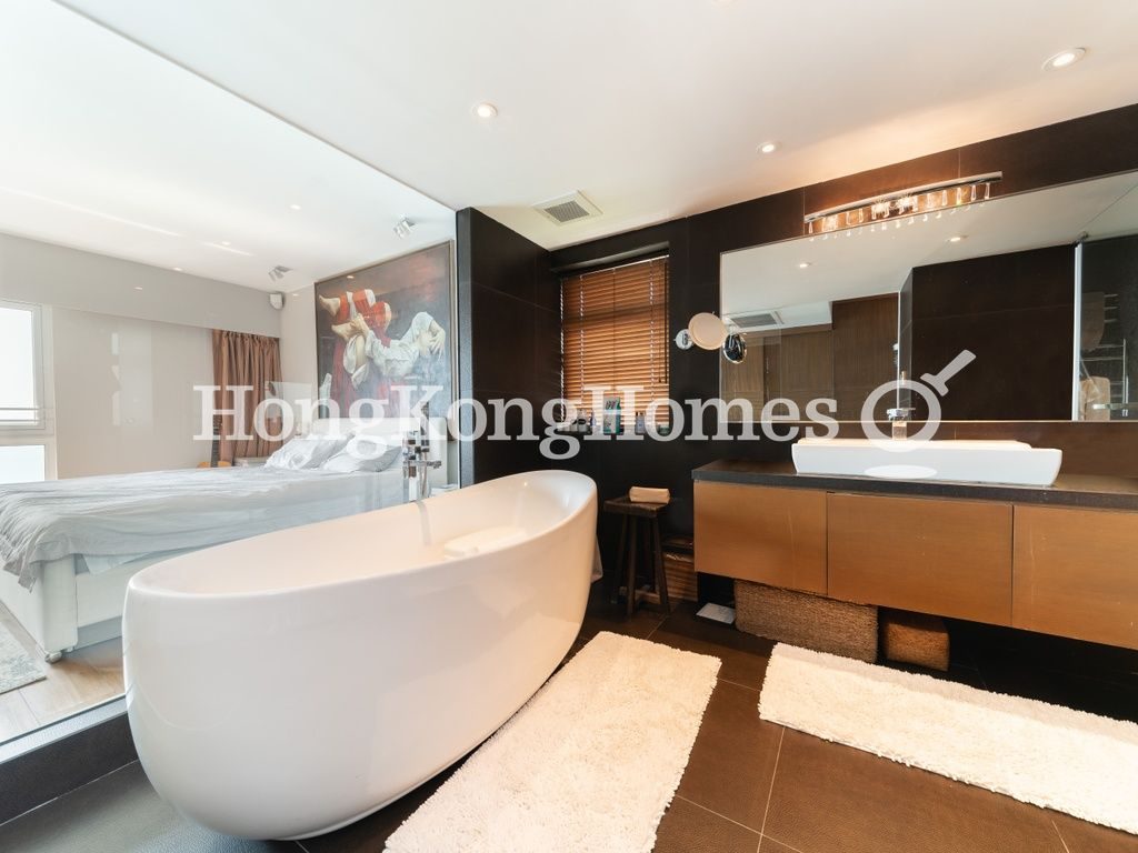 Master Bathroom — 華亭閣，薄扶林