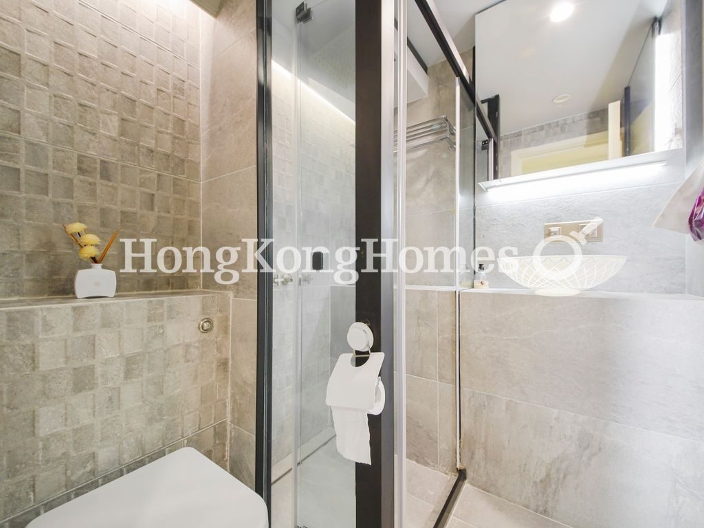 Guest Bathroom — 會景閣，灣仔