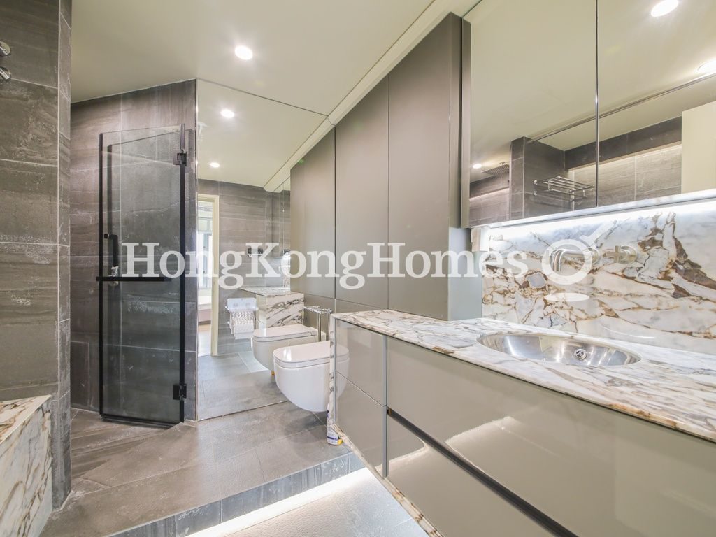 Master Bathroom — 會景閣，灣仔