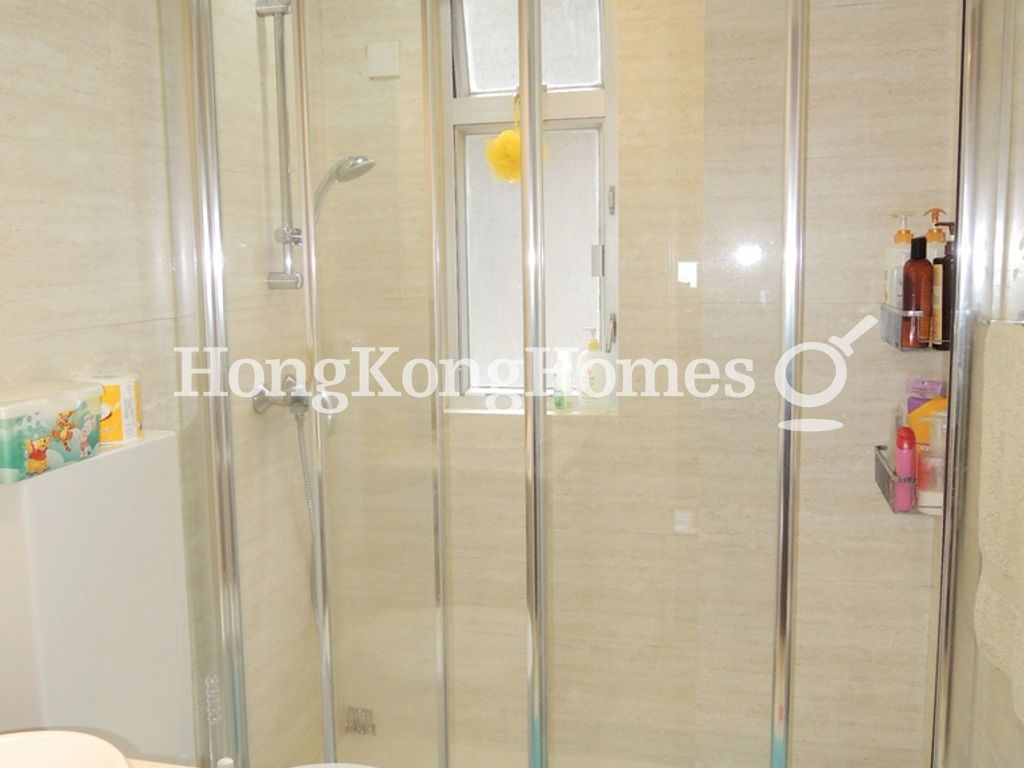 Guest Bathroom — 華亭閣，薄扶林