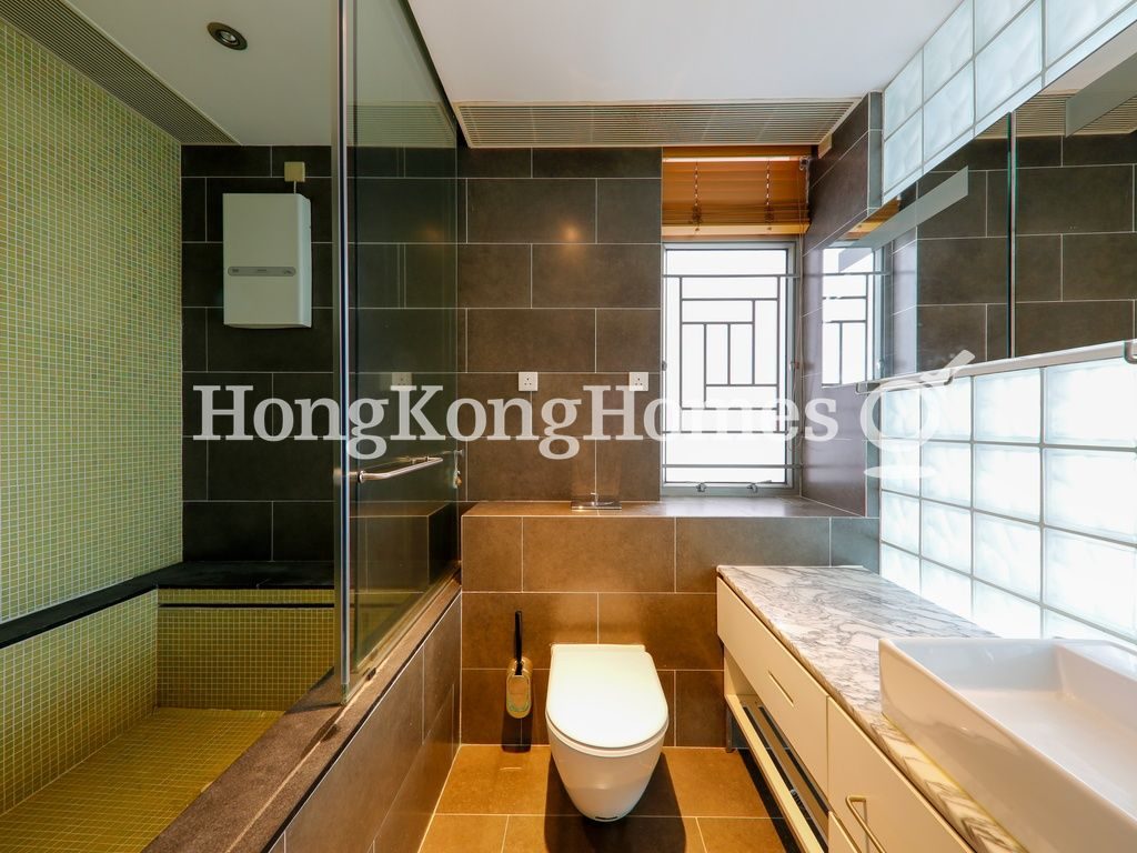 Master Bathroom — 擎天半島 1座，尖沙咀