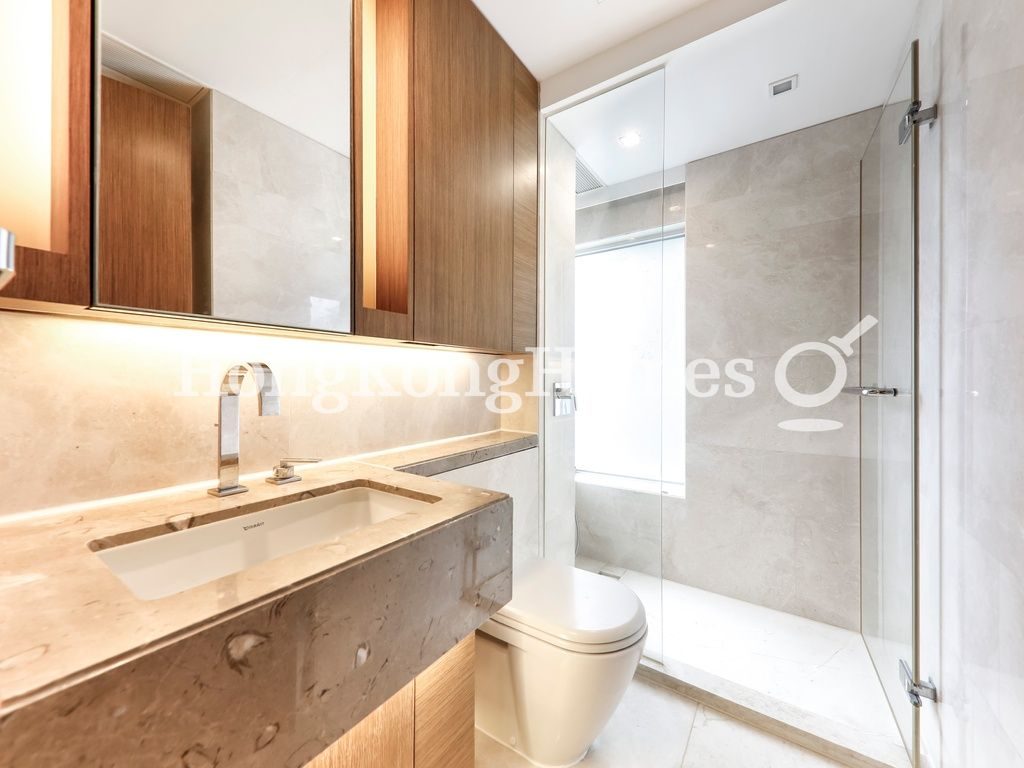 Guest Bathroom — 紀雲峰，跑馬地