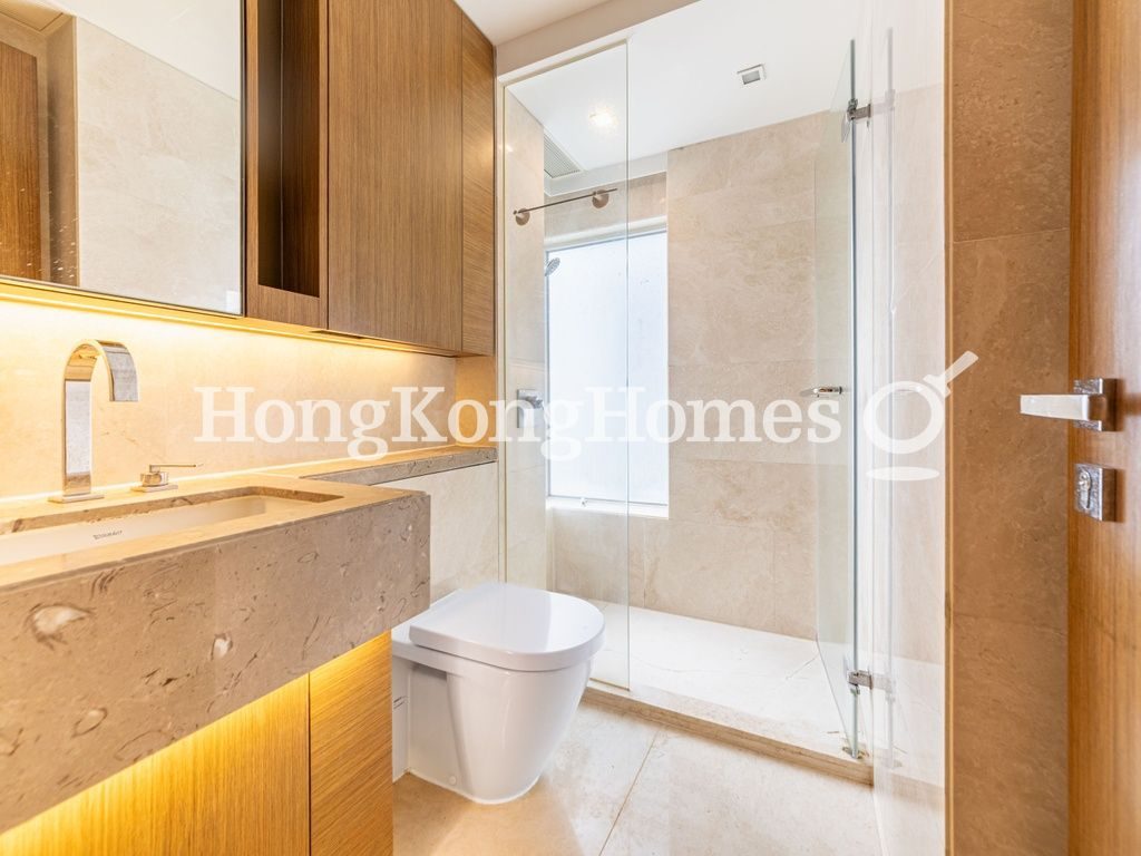 Guest Bathroom — 紀雲峰，跑馬地