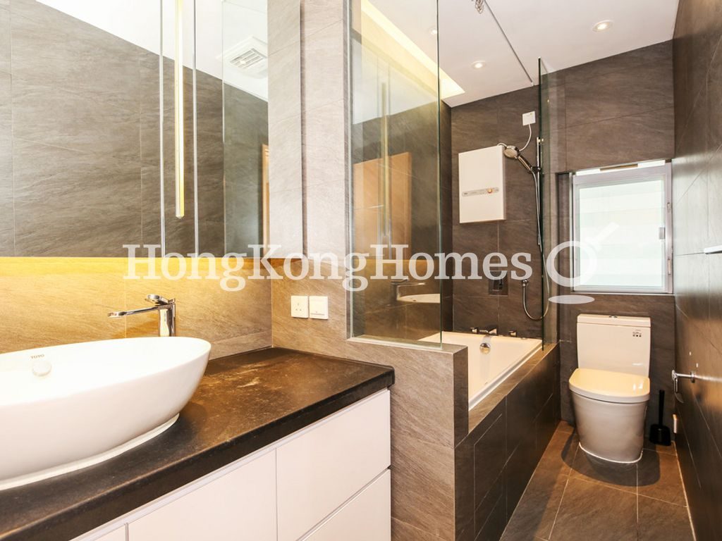 Master Bathroom — Repulse Bay Garden - Block 07-08, Repulse Bay
