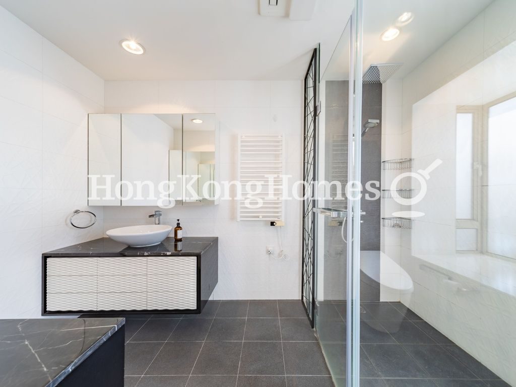 Master Bathroom — 嘉林閣，薄扶林