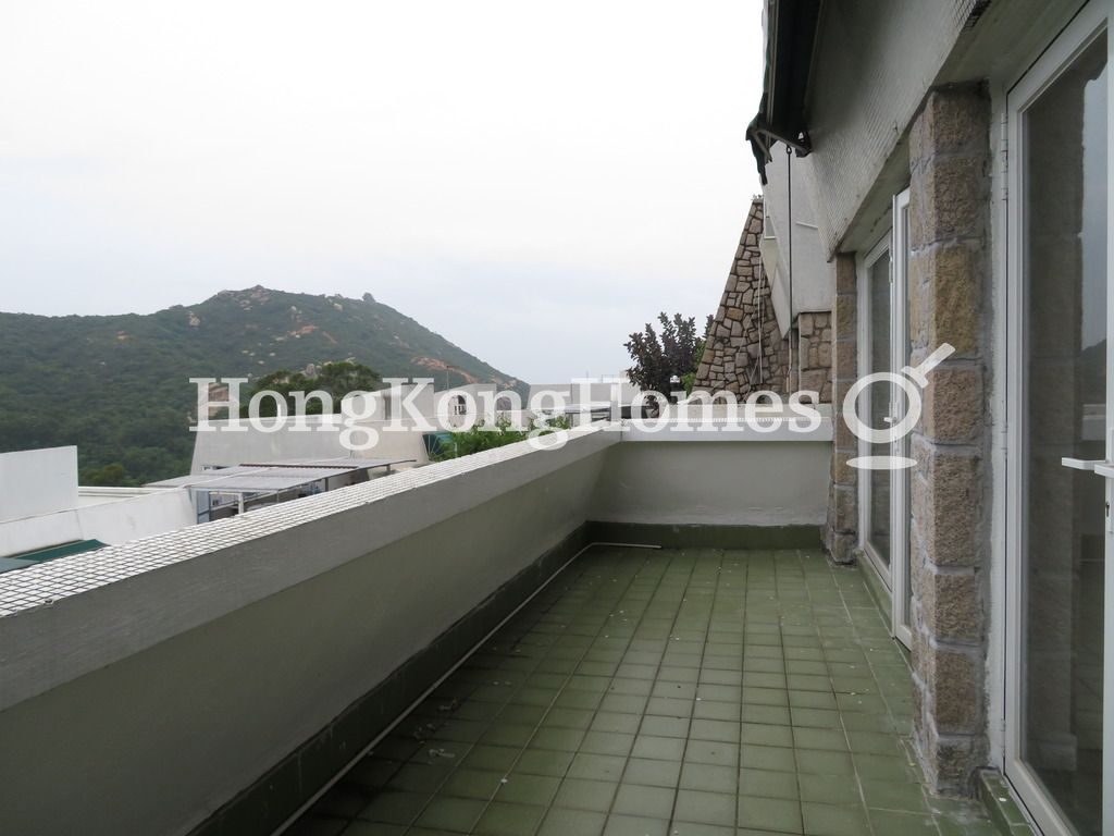 Balcony off Second and Third Bedrooms — 華翠海灘別墅，舂坎角