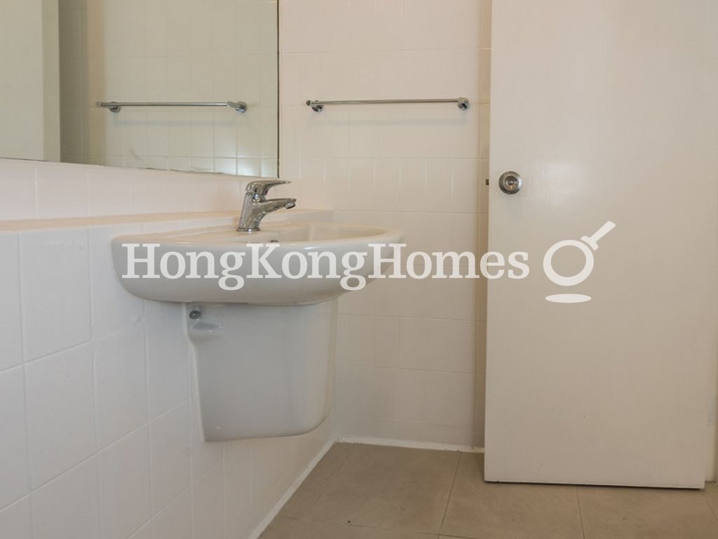 Guest Powder Room — 譚亦衡樓 - 第04座，薄扶林