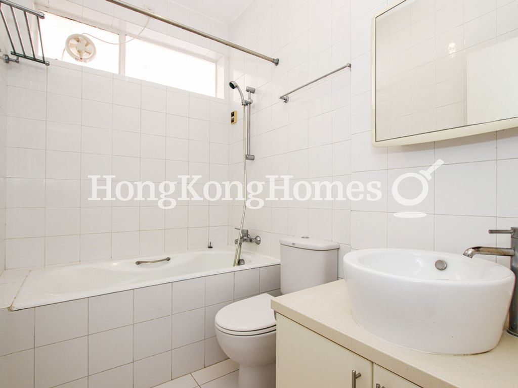 Master Bathroom — Deepdene - Block F, Deep Water Bay