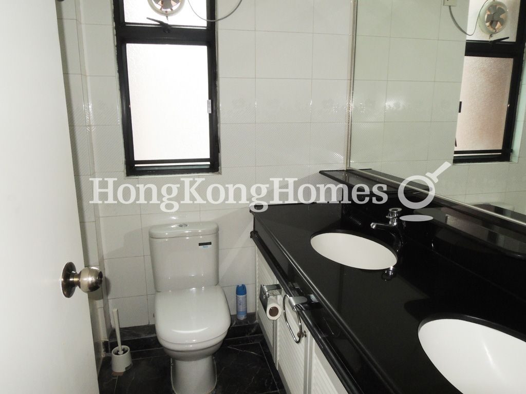 Guest Bathroom — 帝景園 - 第05座，中半山