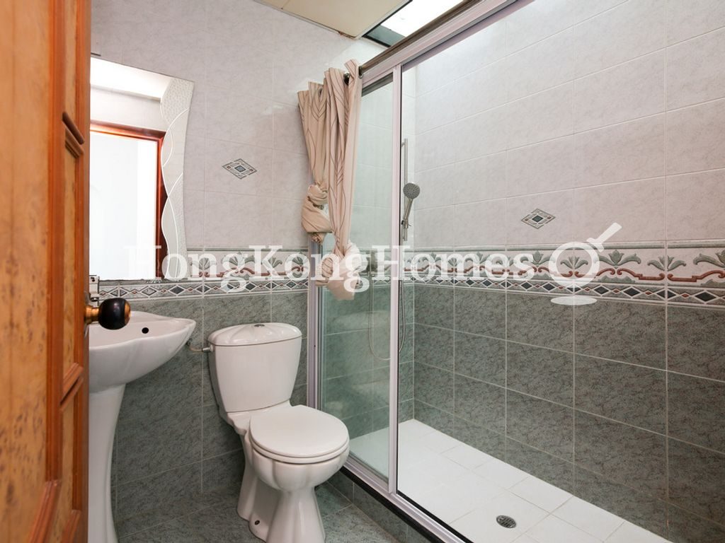 Guest Bathroom — 海濱別墅，清水灣