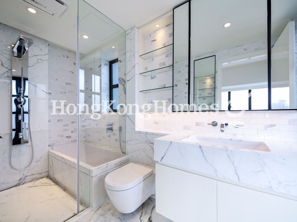 Master Bathroom — The Aster，跑馬地