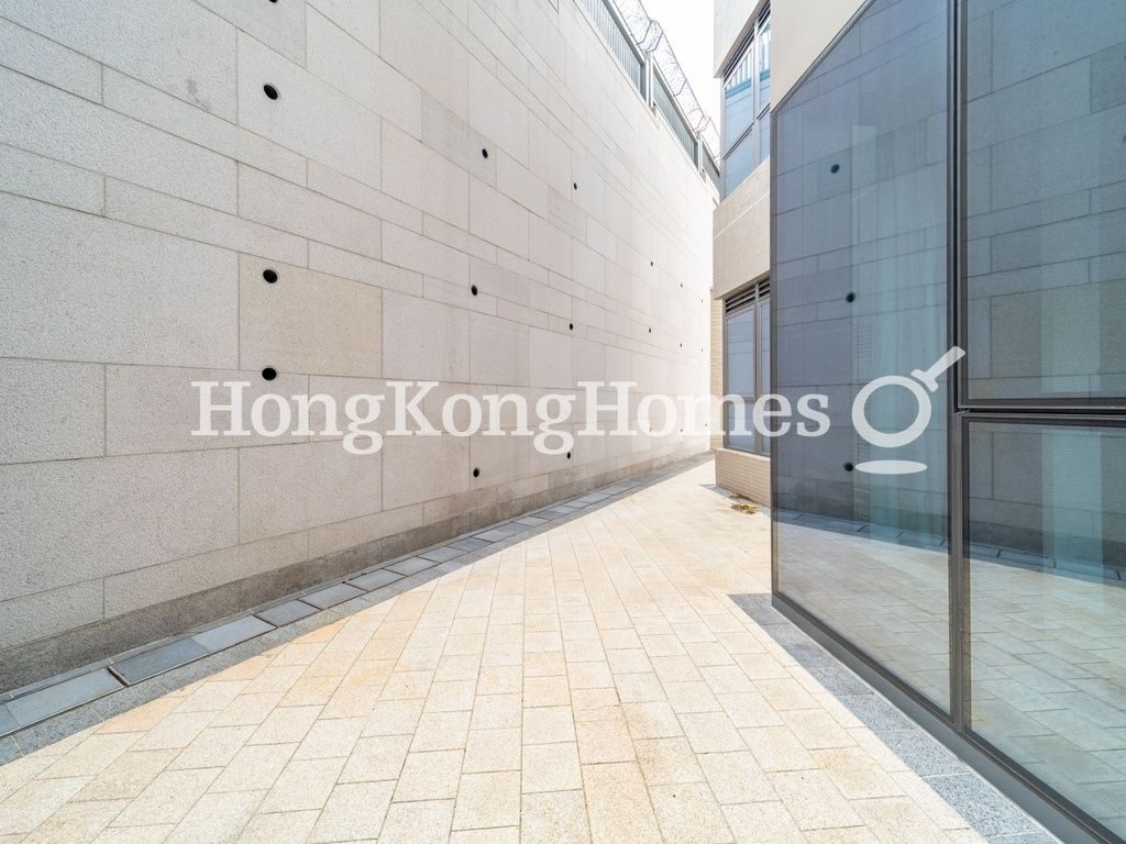 Private Garden off Kitchen — 駿嶺薈 - 第 2 座，沙田火炭