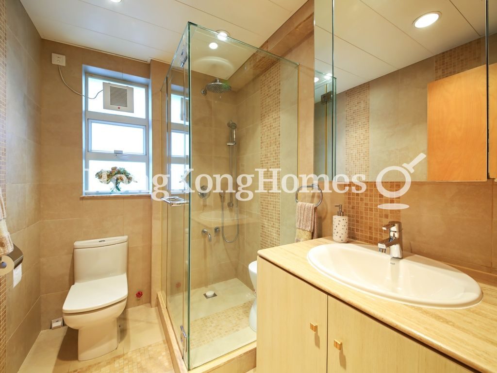 Guest Bathroom — Repulse Bay Garden - Block 05-06, Repulse Bay
