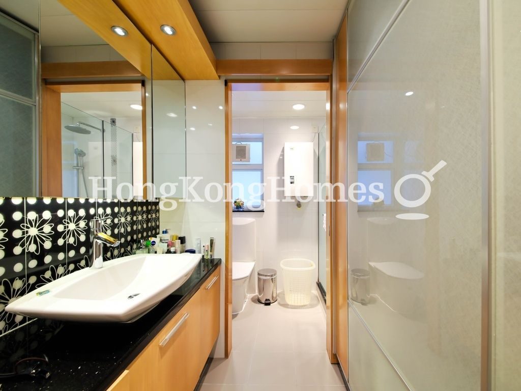 Master Bathroom — Repulse Bay Garden - Block 05-06, Repulse Bay