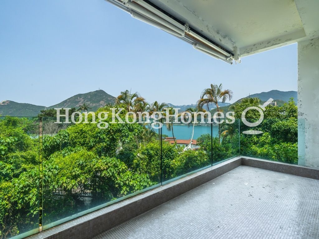 Balcony off Living and Dining Room — 蒲苑 - E座，深水灣