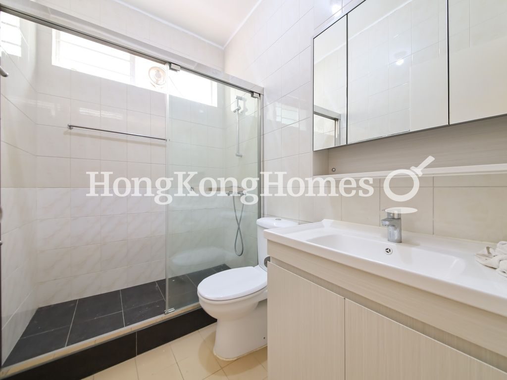 Master Bathroom — Deepdene - Block F, Deep Water Bay