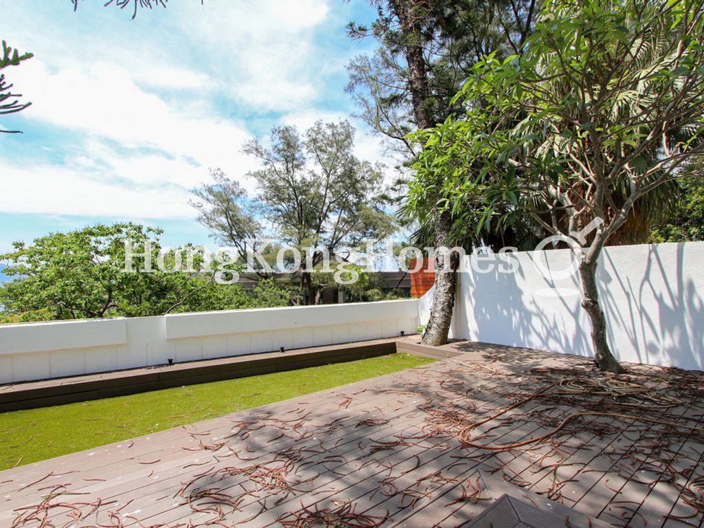 Private Garden off Living Dining — Grosse Pointe Villa - Block C, Stanley
