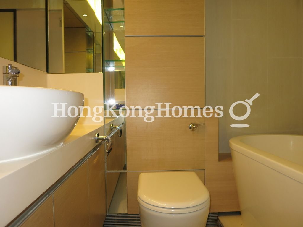 Guest Bathroom — 聚賢居 - 第02座，中環
