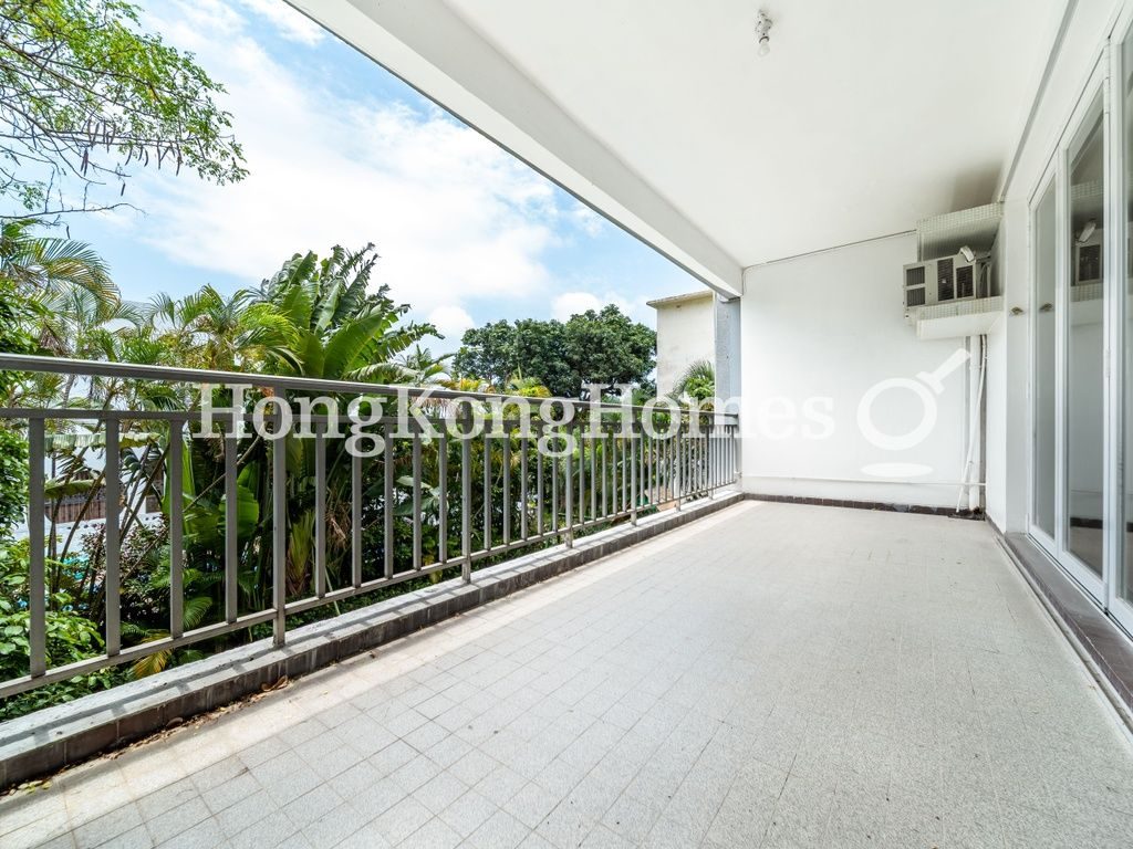 Balcony off Living and Dining Room — 醇廬 - 第01座，赤柱
