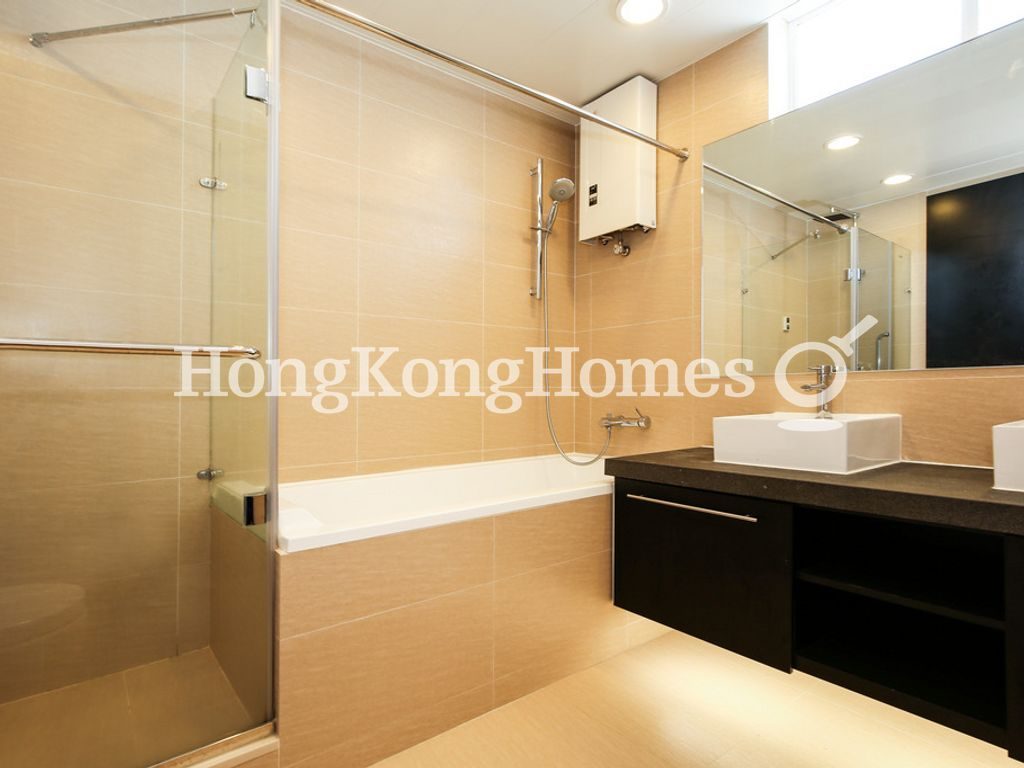 Master Bathroom — Deepdene - Block B, Deep Water Bay