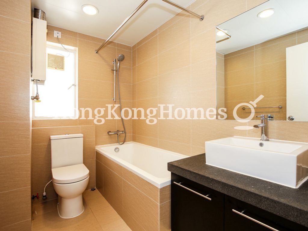 Guest Bathroom — Deepdene - Block B, Deep Water Bay