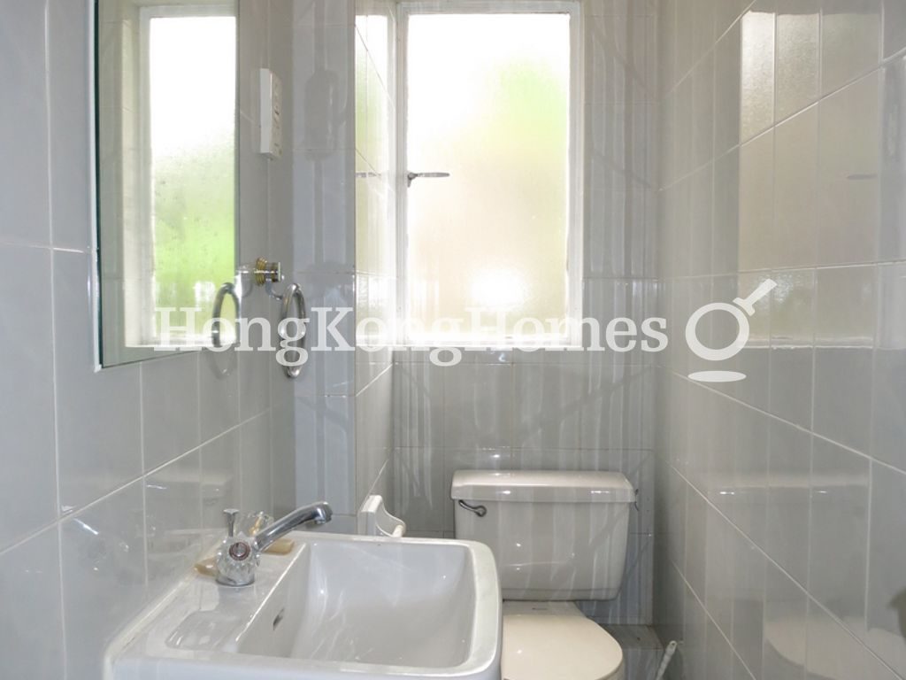 Guest Powder Room — 蒲苑 - C座，深水灣