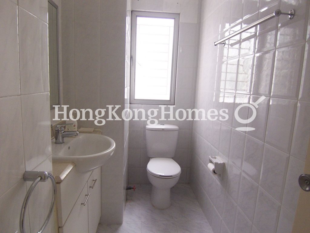 Guest Washroom — Deepdene - Block D, Deep Water Bay