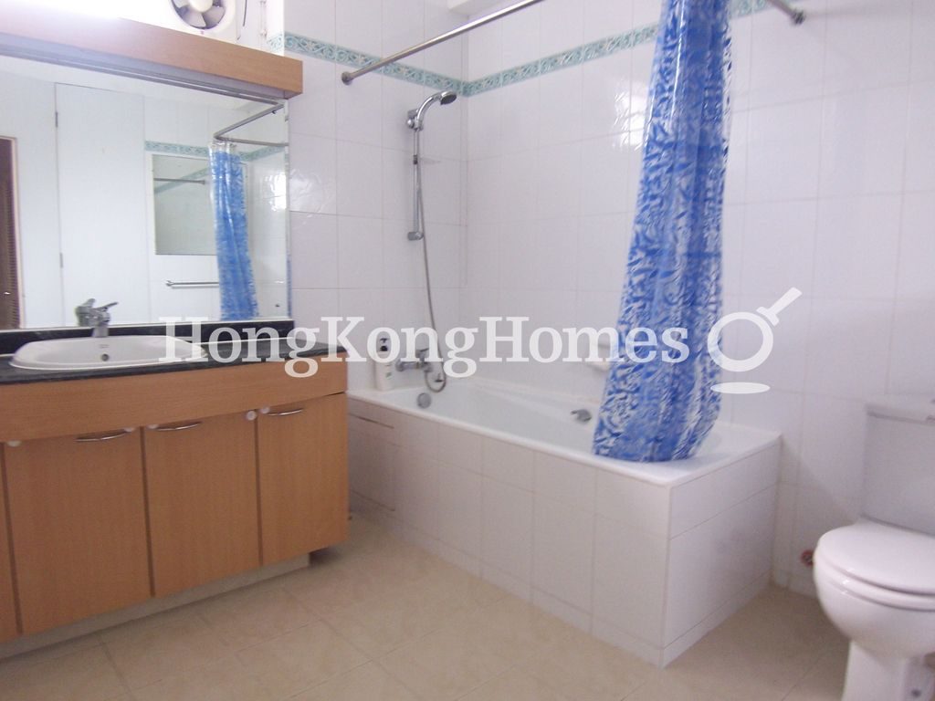 Master Bathroom — Deepdene - Block D, Deep Water Bay