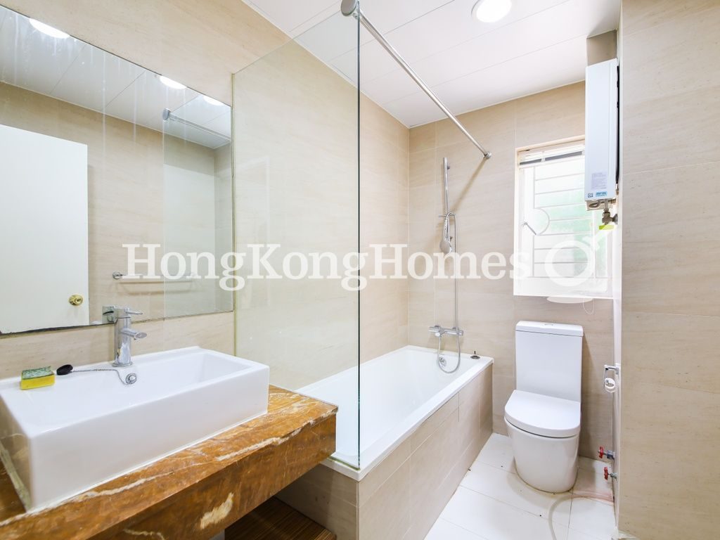 Guest Bathroom — 蒲苑 - G座，深水灣