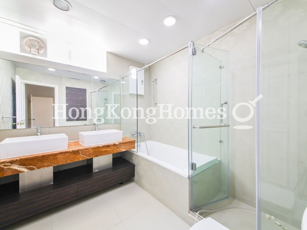 Master Bathroom — 蒲苑 - G座，深水灣