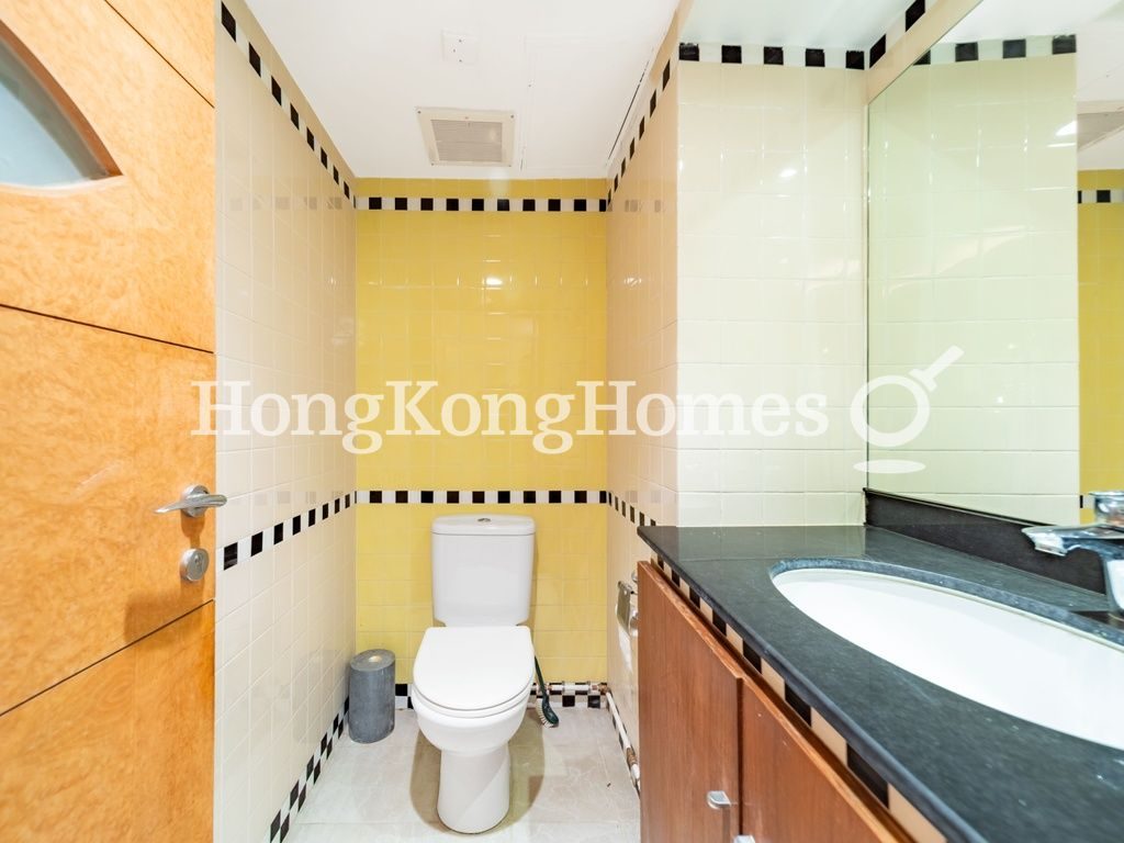 Guest Washroom — 豪園，大坑