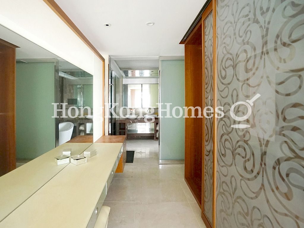 Dressing Area in Master Bedroom — Serenade - Tower 2, Tai Hang