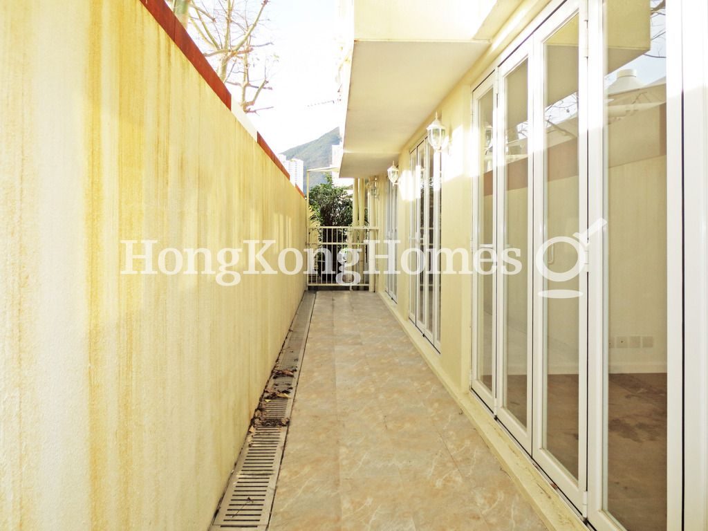 Private Terrace off All Bedrooms — 南灣道16-18號，淺水灣