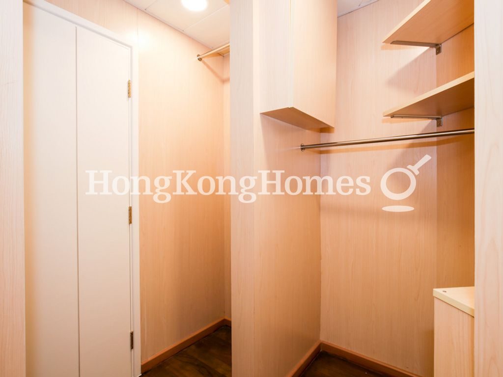 Second Walk-in Closet in Master Bedroom — 8-10 柯士甸山道 - 第05座，山頂