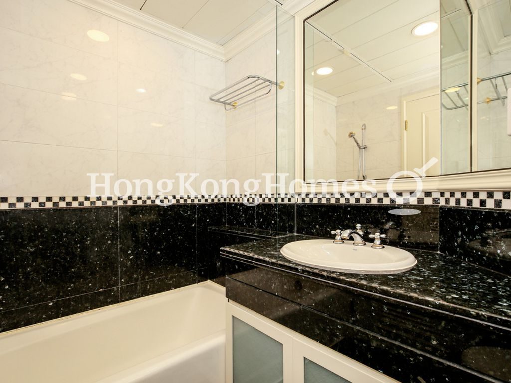 Master Bathroom — 8-10 柯士甸山道 - 第05座，山頂