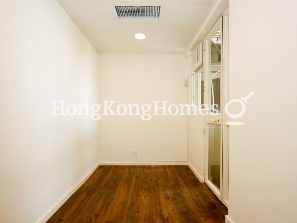 Fourth Bedroom — 8-10 柯士甸山道 - 第05座，山頂