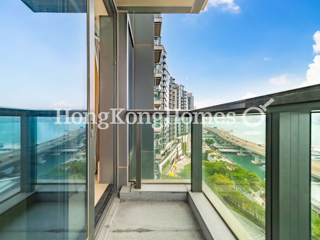 Balcony off Living and Dining Room — 海璇 - 1B期 - 第3座，北角