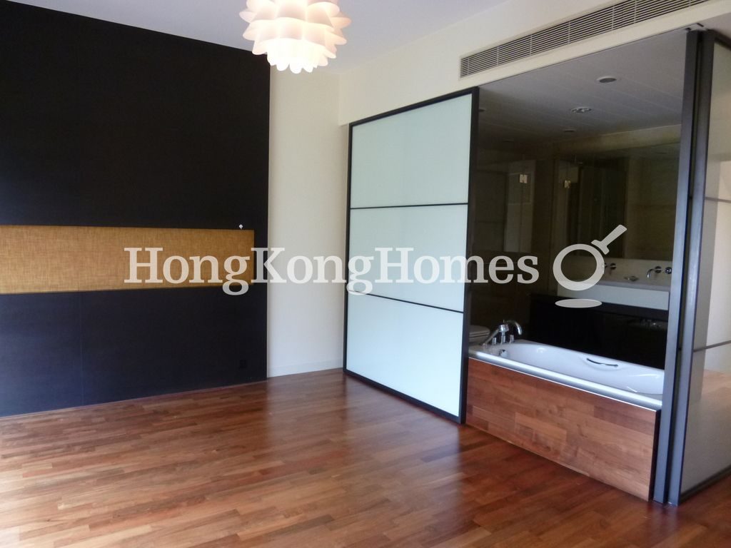 Built-in Wardrobe in Master Bedroom — Stanley Court, Stanley