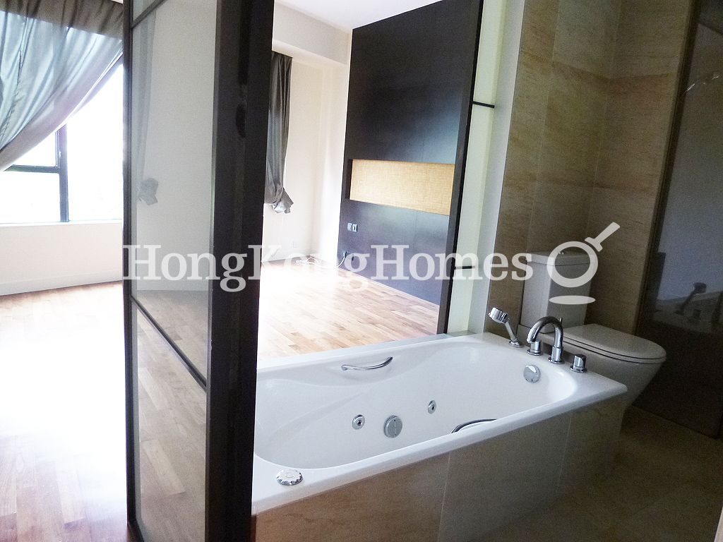Master Bathroom — Stanley Court, Stanley