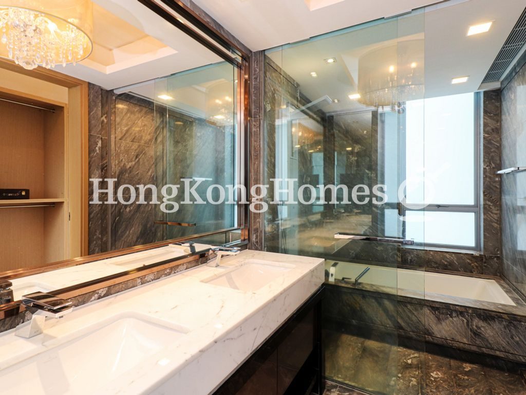 Master Bathroom — Larvotto - Block 1, Ap Lei Chau