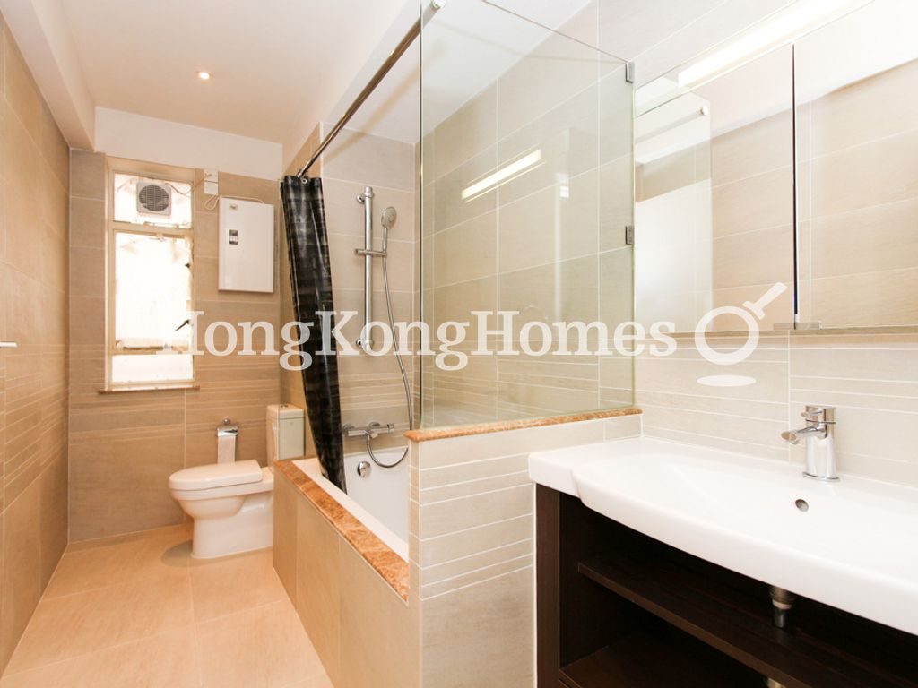 Guest Bathroom — 寶德臺，中半山