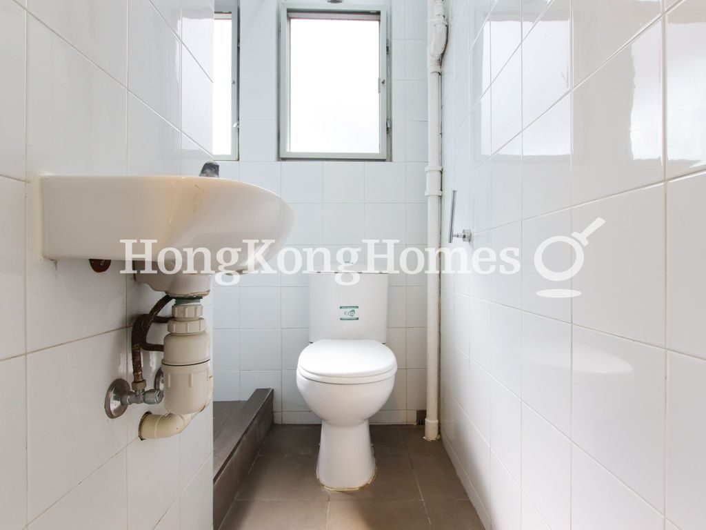 Maid's Washroom — Brewin Court, Mid-levels Central