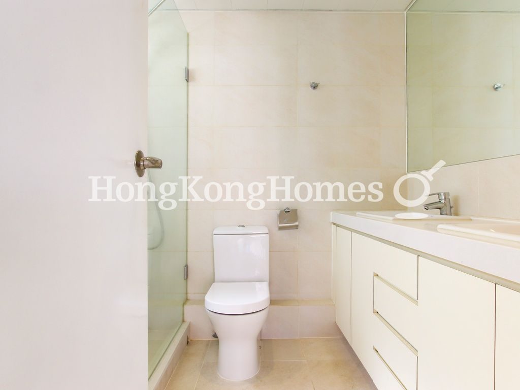 Master Bathroom — Brewin Court, Mid-levels Central