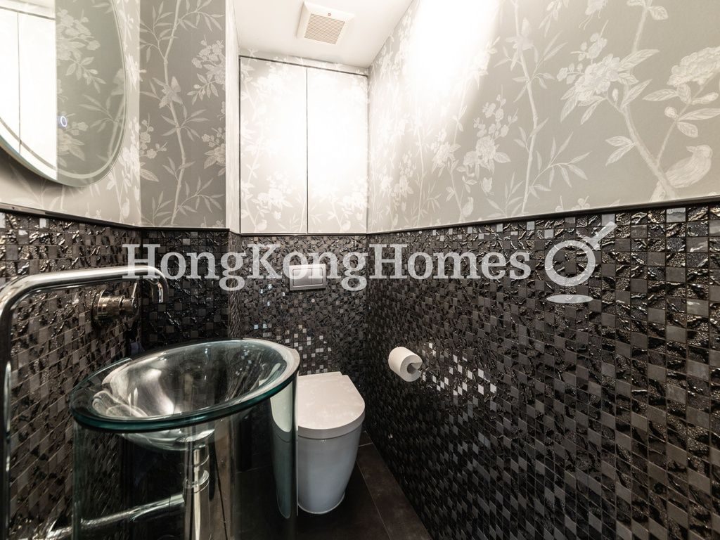 Guest Powder Room — 世紀大廈 1座，中半山