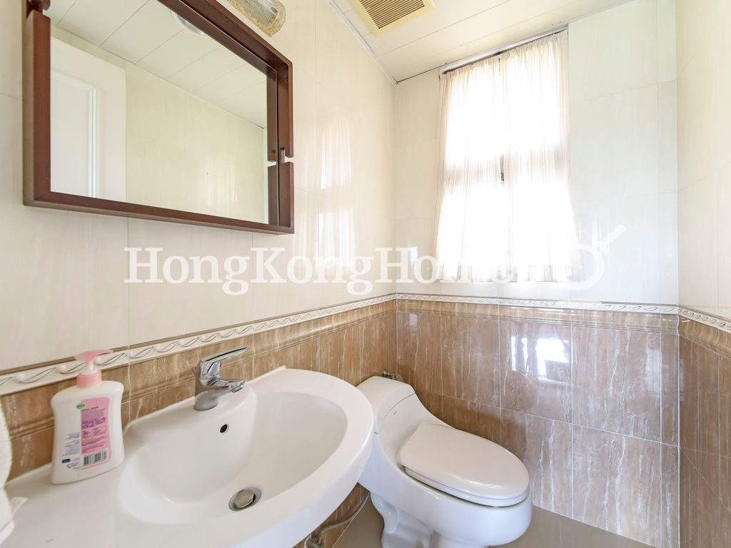 Guest Powder Room — 陽明山莊 18座 眺景台，淺水灣