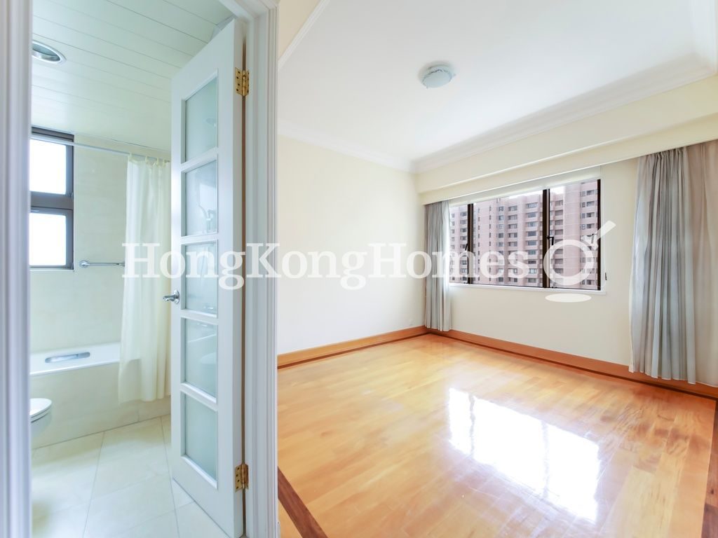 Second Ensuite Bedroom — 陽明山莊 18座 眺景台，淺水灣