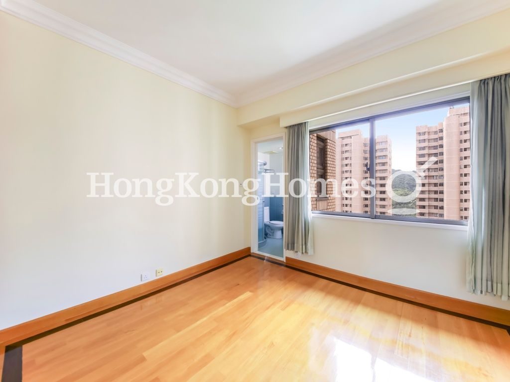 Third Ensuite Bedroom — 陽明山莊 18座 眺景台，淺水灣